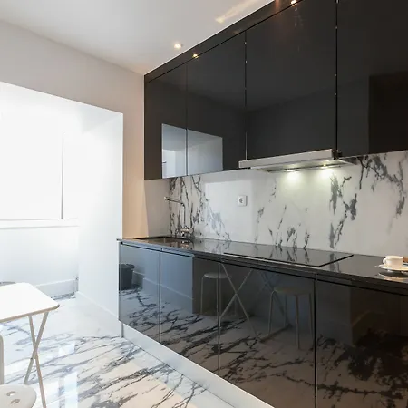 Santa Justa Apartments, Downtown Center